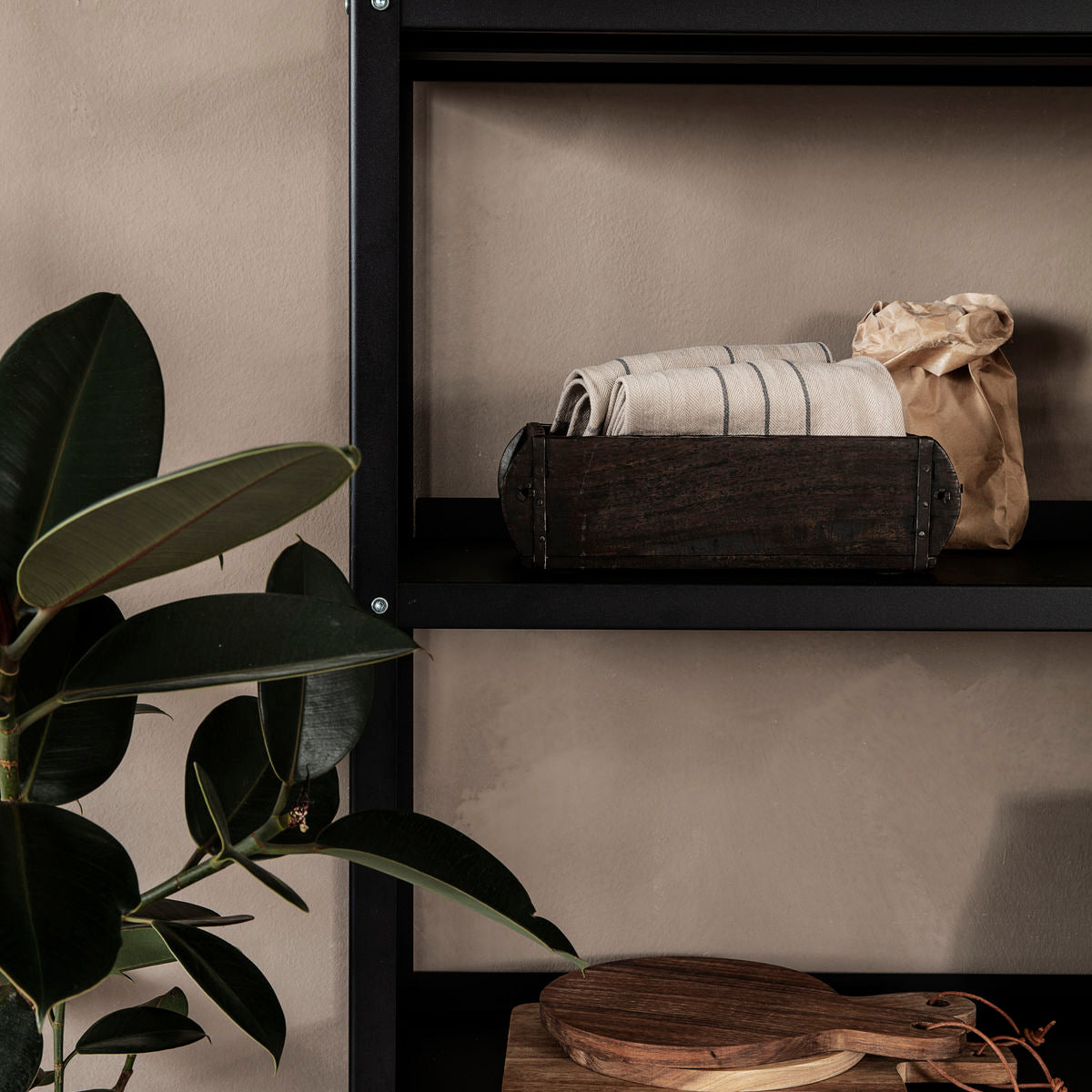 Tall Black Steel Rack - Design Vintage