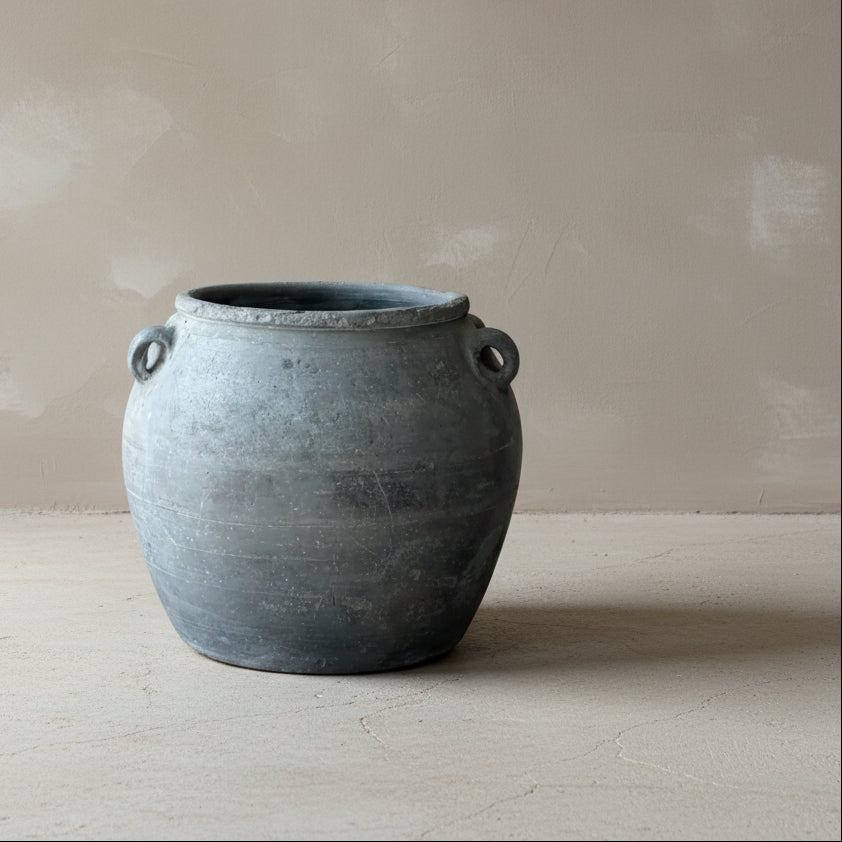 Vintage Dark Lug Pots - Design Vintage