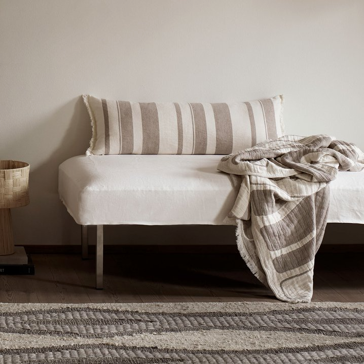 Deco Taupe Cotton Throw - Design Vintage