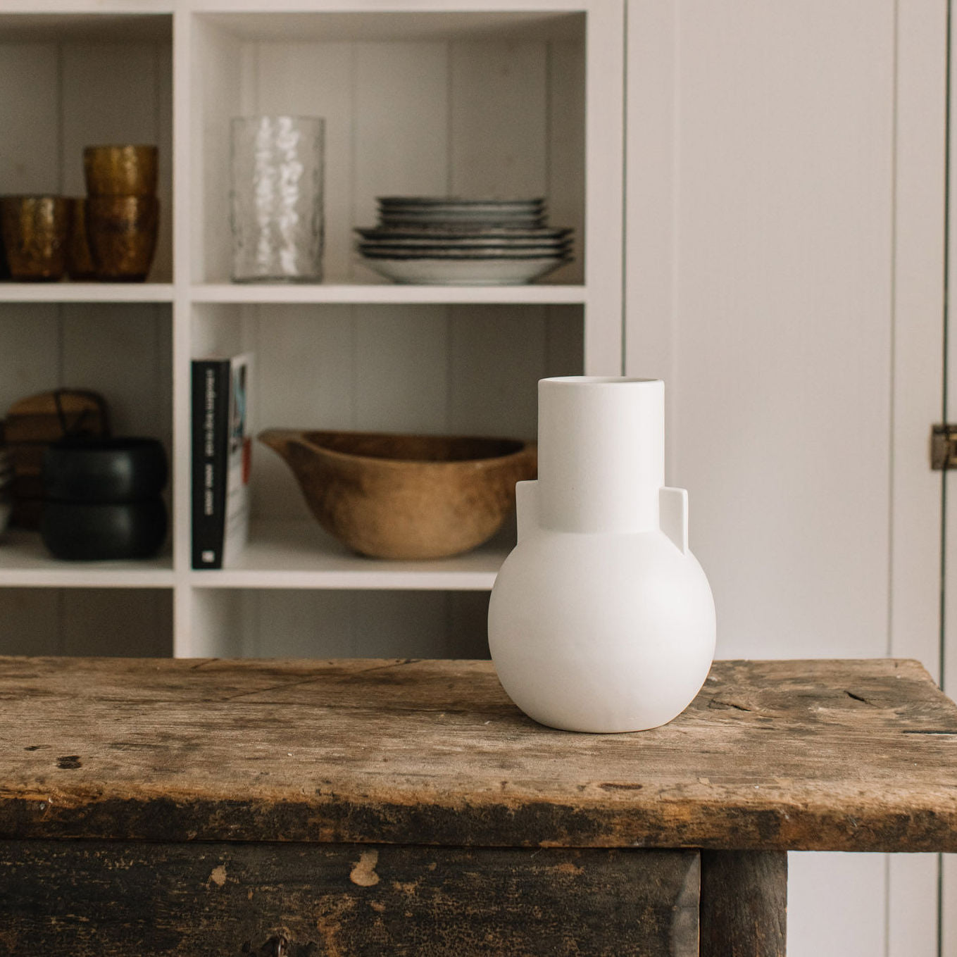 Matt White Vase - Design Vintage