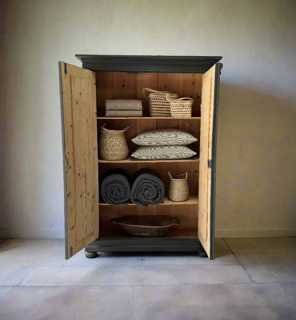 Vintage Cupboard 'Alma' - Design Vintage