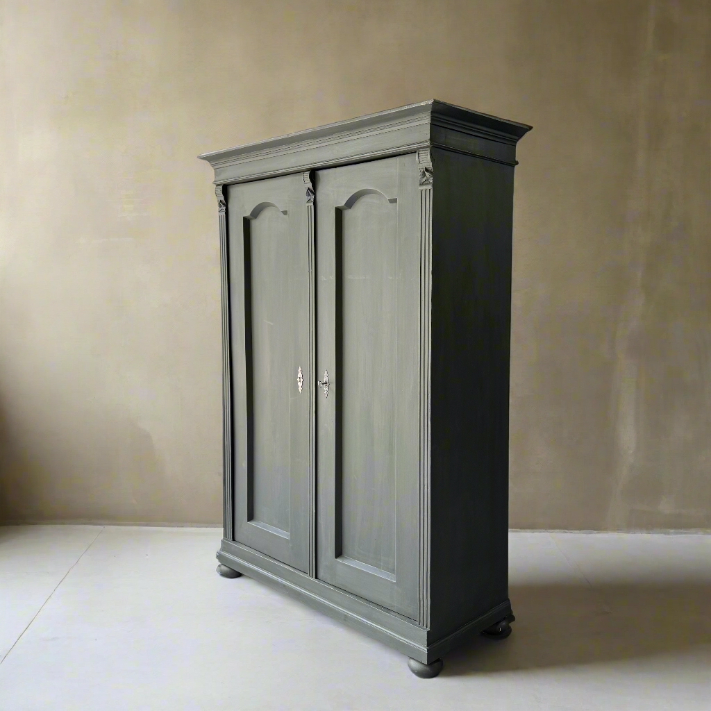 Vintage Cupboard 'Alma' - Design Vintage