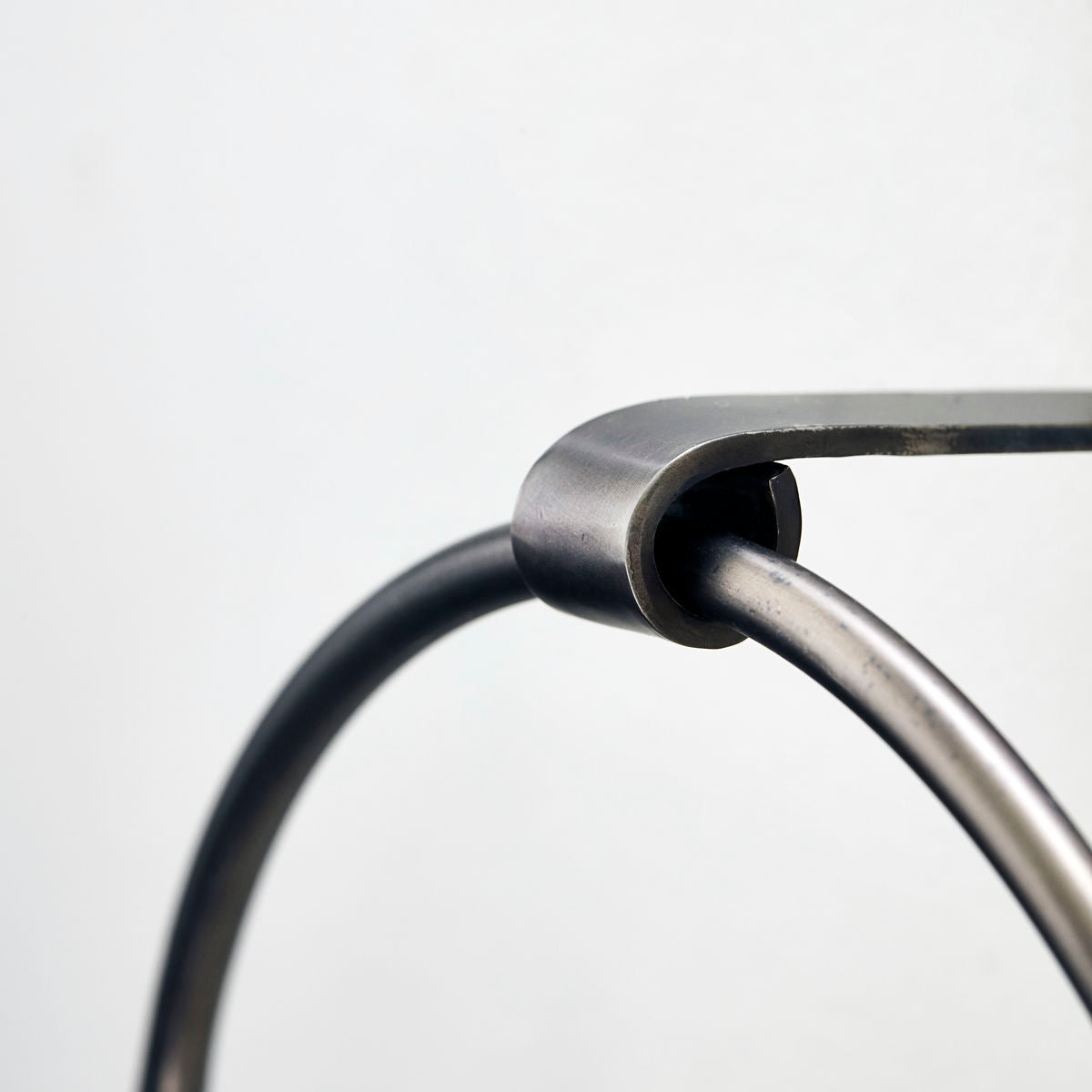 Black Round Towel Rail - Design Vintage