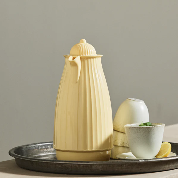 Ribbed Thermos Jug - Design Vintage