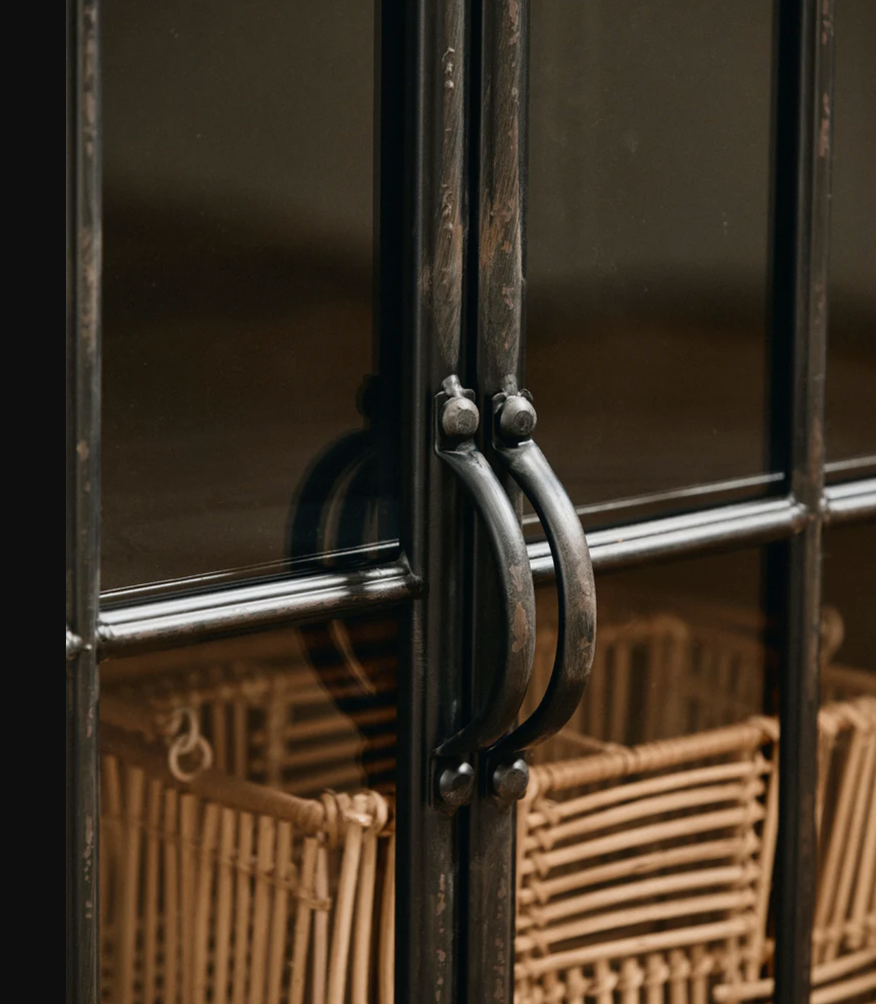 Black Iron Low Cabinet - Design Vintage