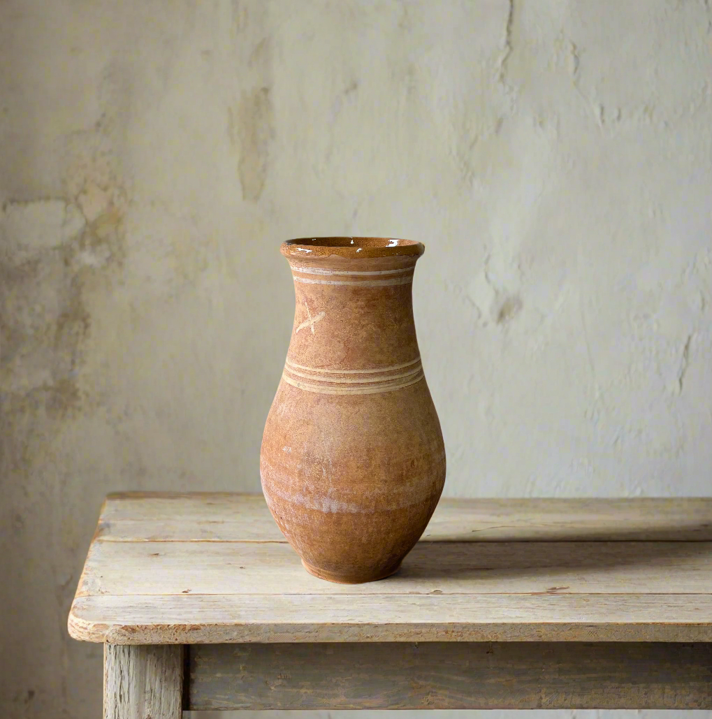 Vintage Hungarian Urn - Design Vintage