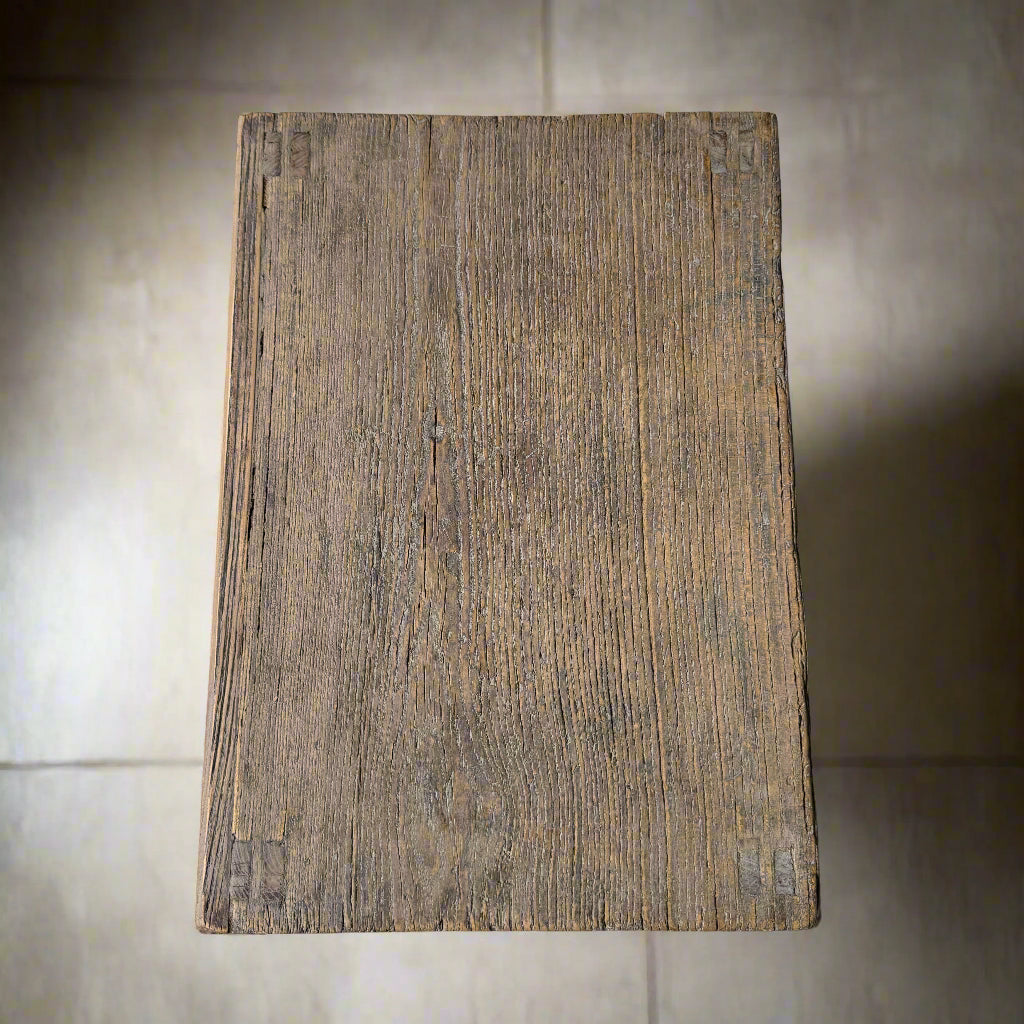 Vintage Elm Side Table 'Ezra' - Design Vintage