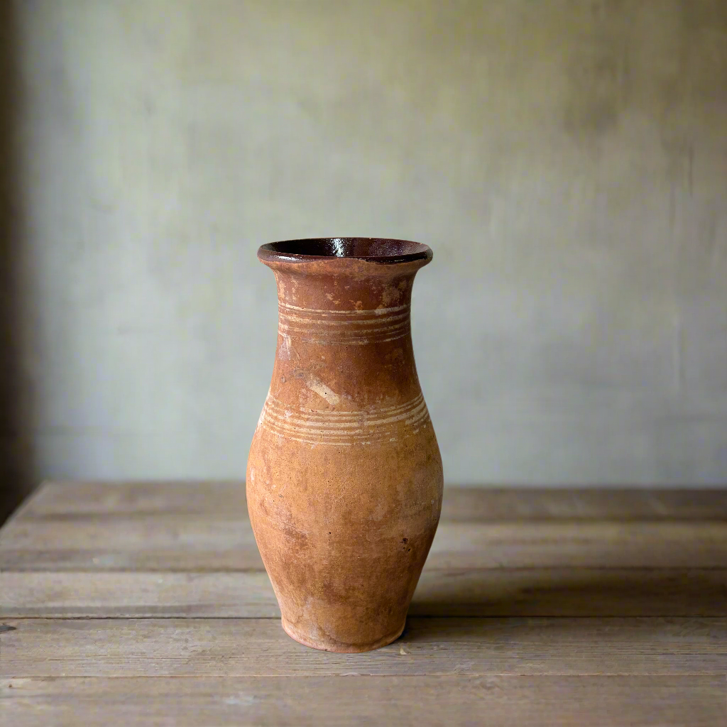 Vintage Hungarian Urn - Design Vintage