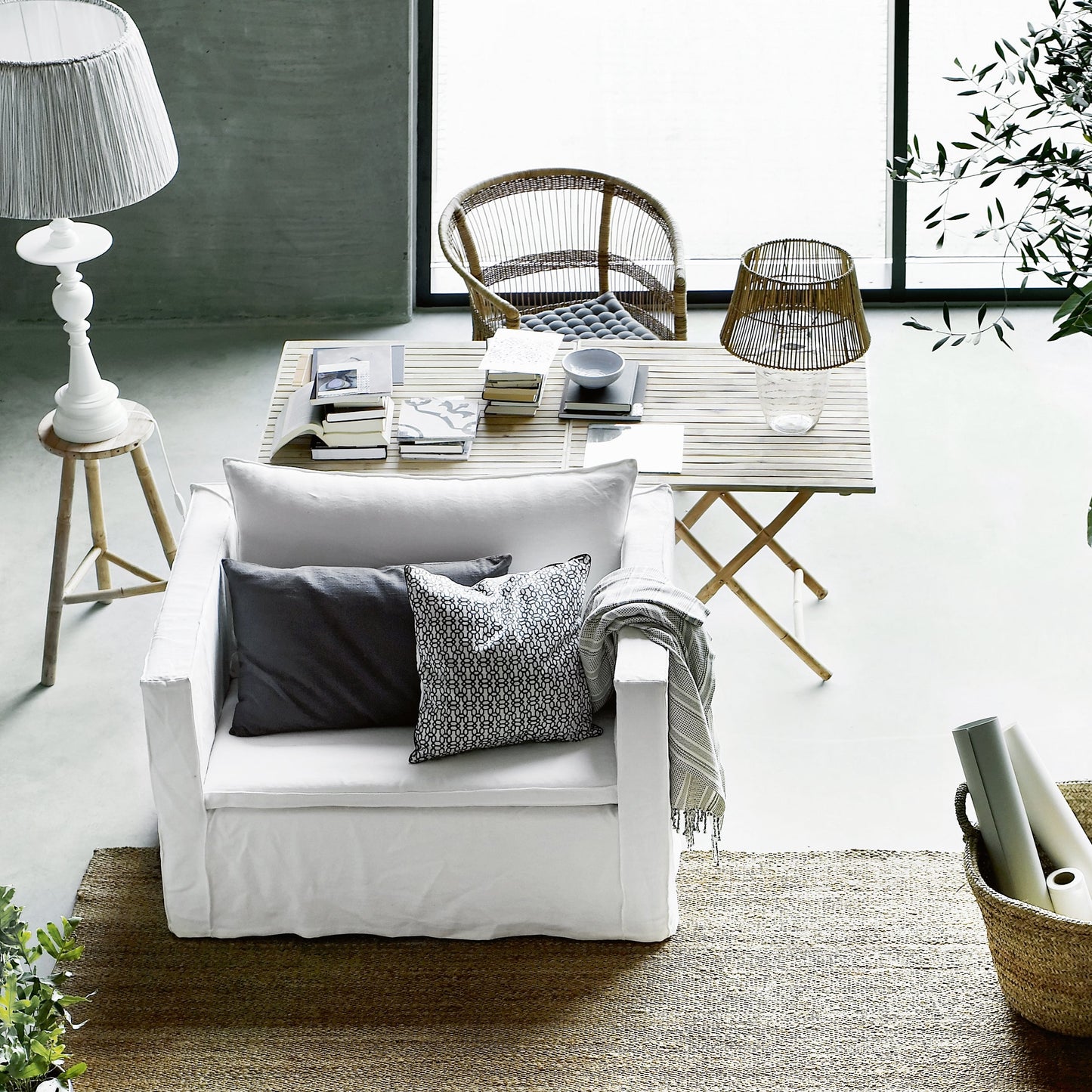 Linen Love Seat - Design Vintage
