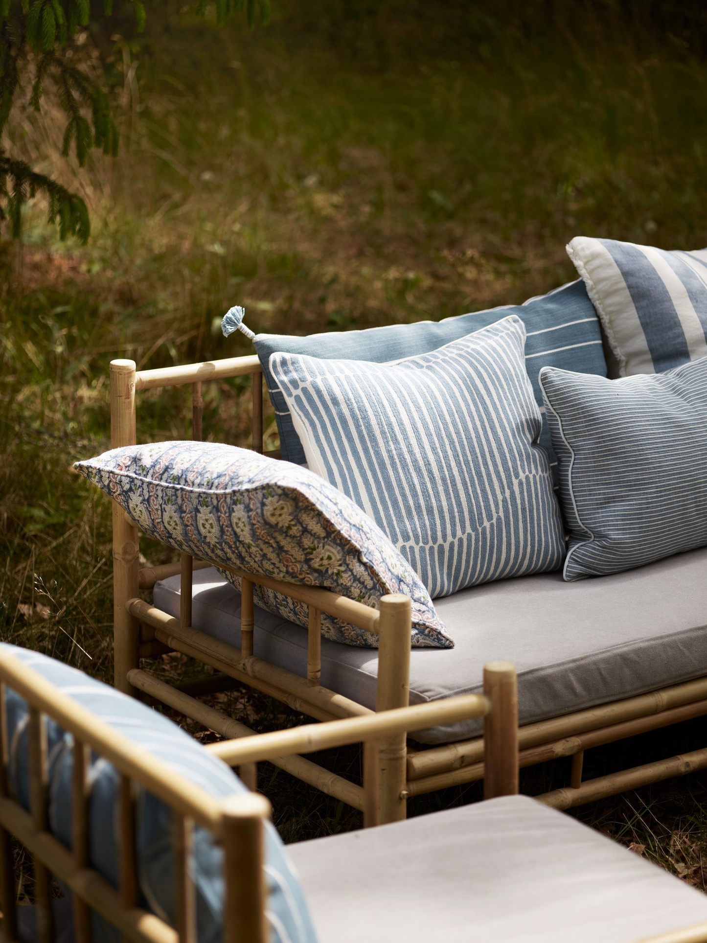 Ella Bamboo Sofa With Cushion - Design Vintage