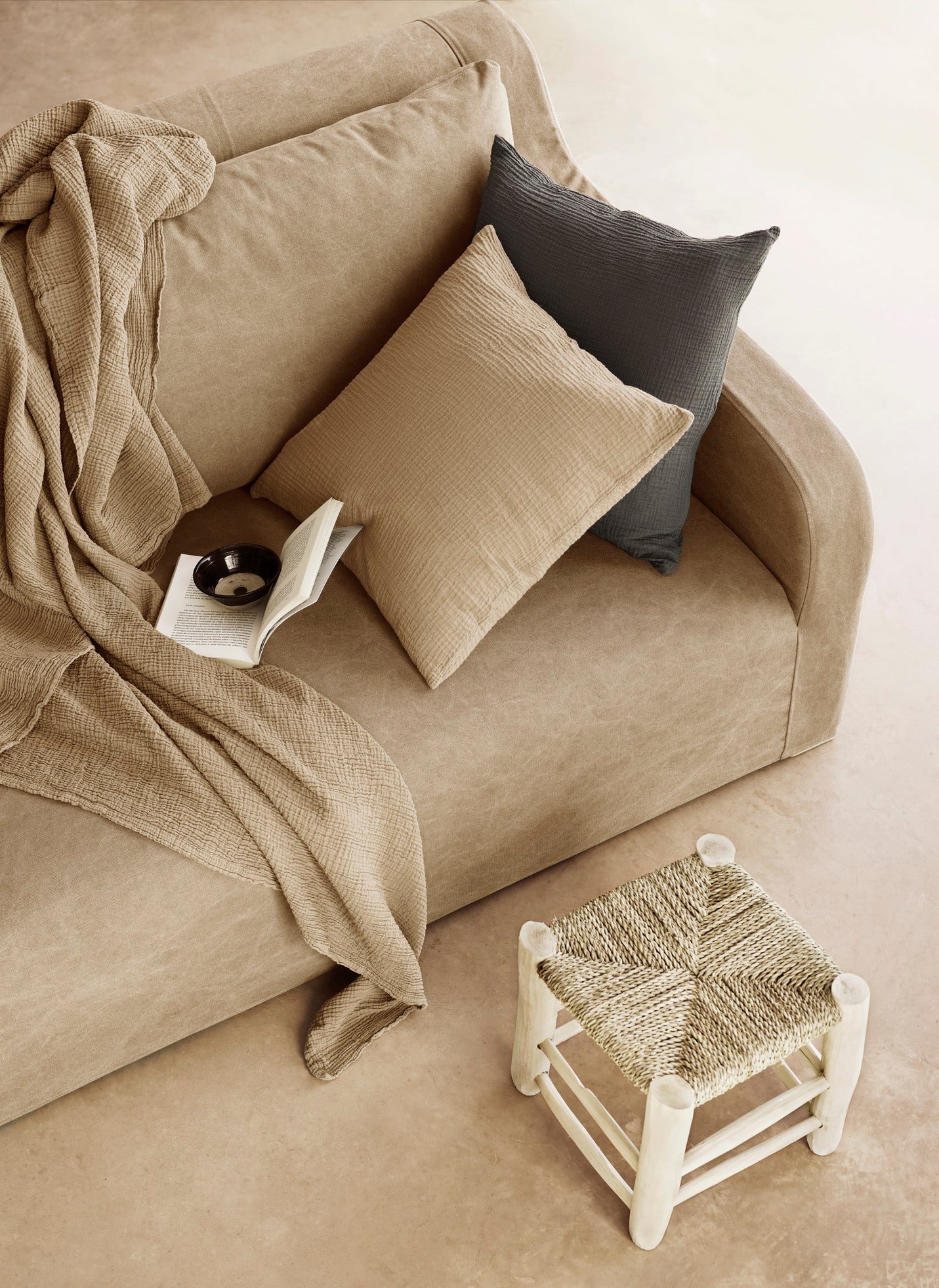 Curve Linen Sofa Collection - Design Vintage