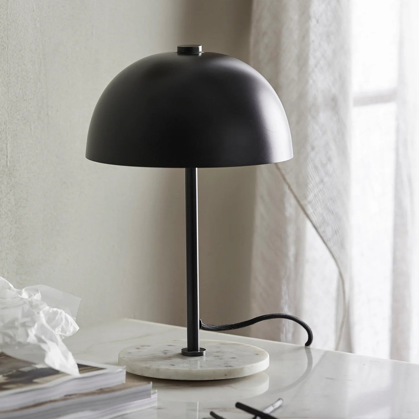 Black + Marble Table Lamp - Design Vintage