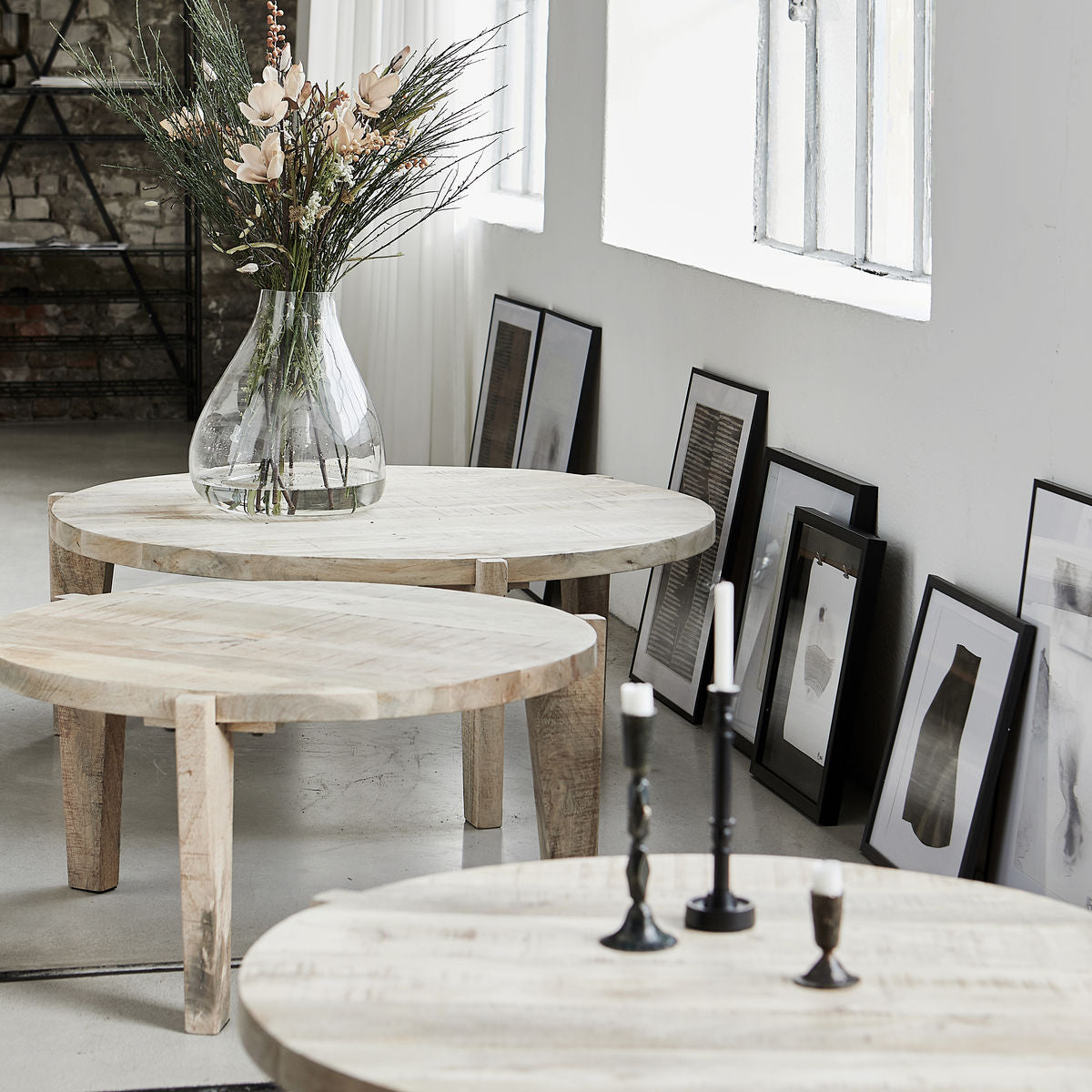 Round Mango Coffee Table - Design Vintage