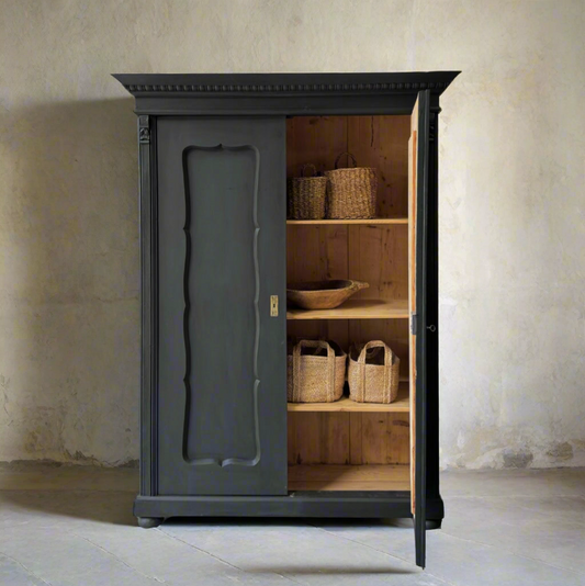 Vintage Cupboard 'Alma'