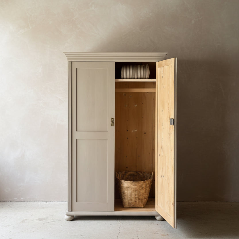 Vintage Wardrobe 'Della' - Design Vintage