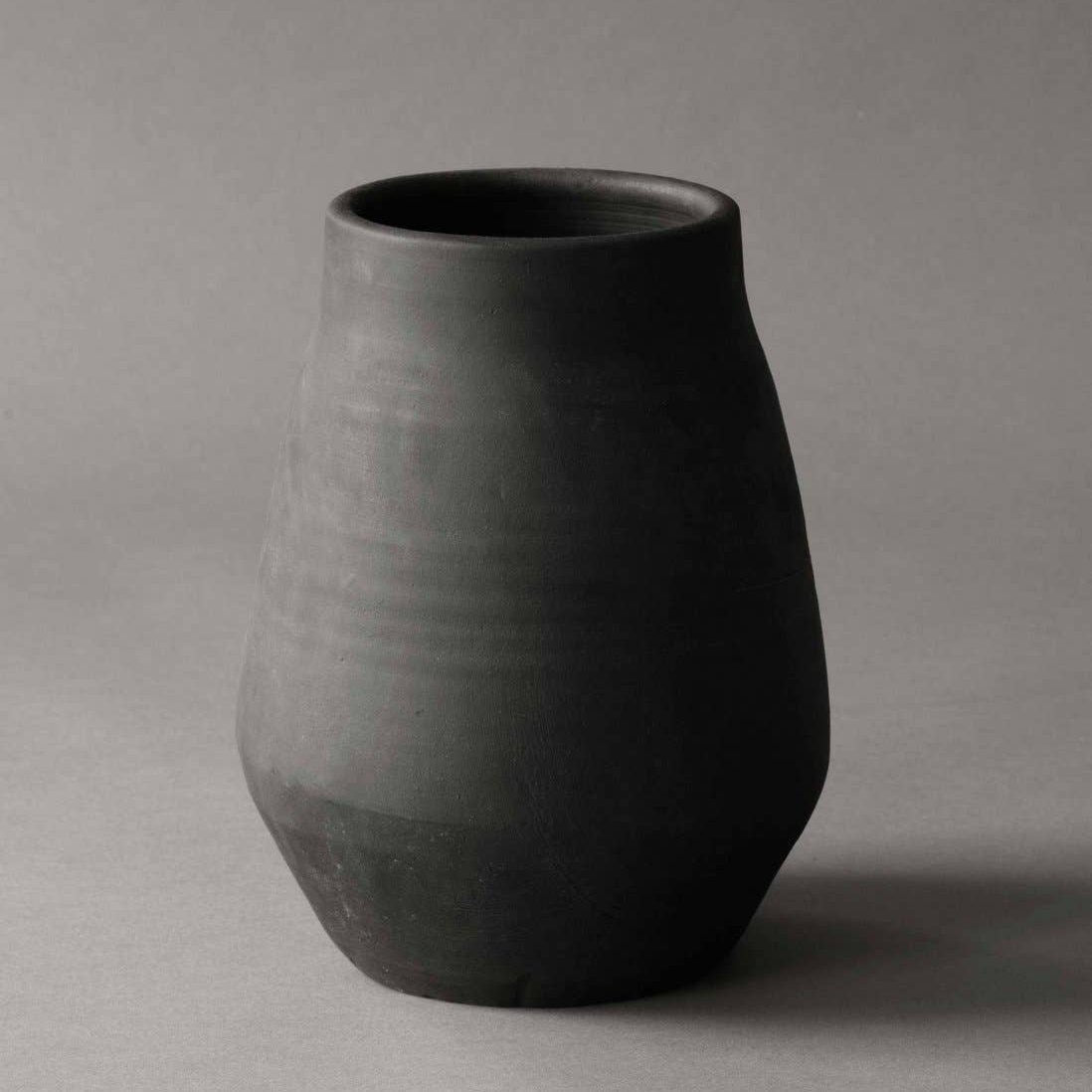 Hero Earthenware Pot - Design Vintage