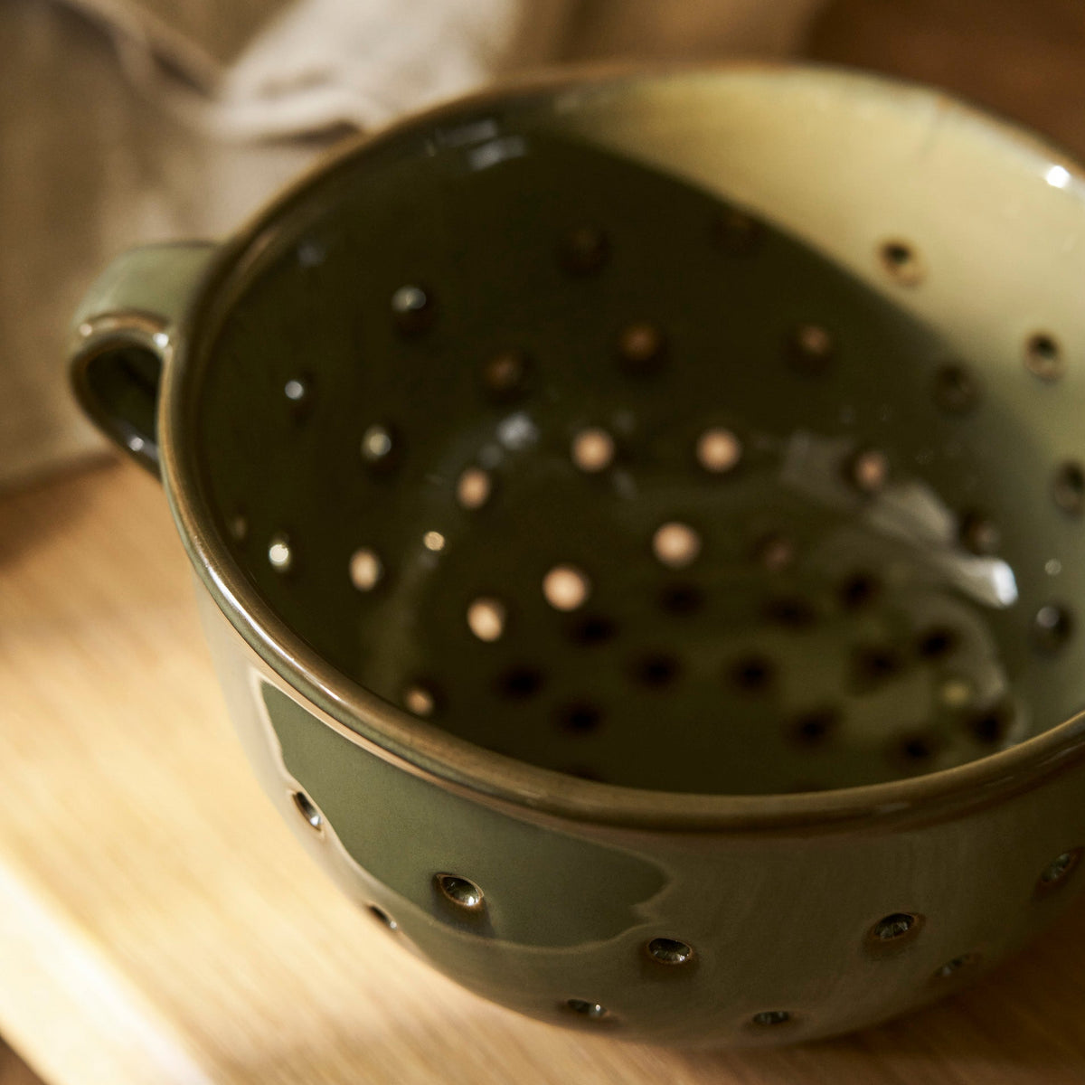 Glazed Moss Berry Strainer
