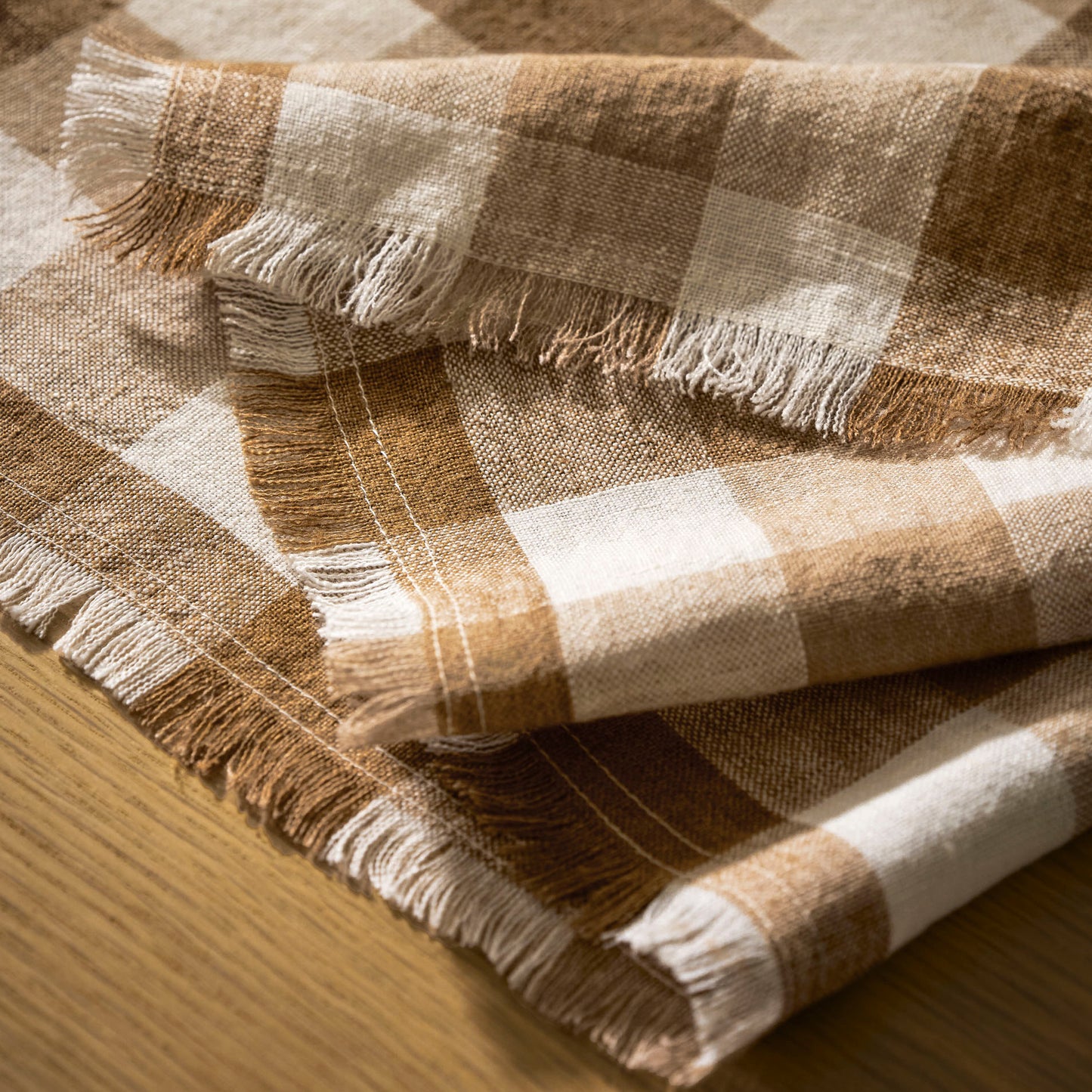 Linen Check Table Runner - Design Vintage