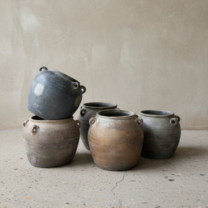 Vintage Dark Lug Pots - Design Vintage