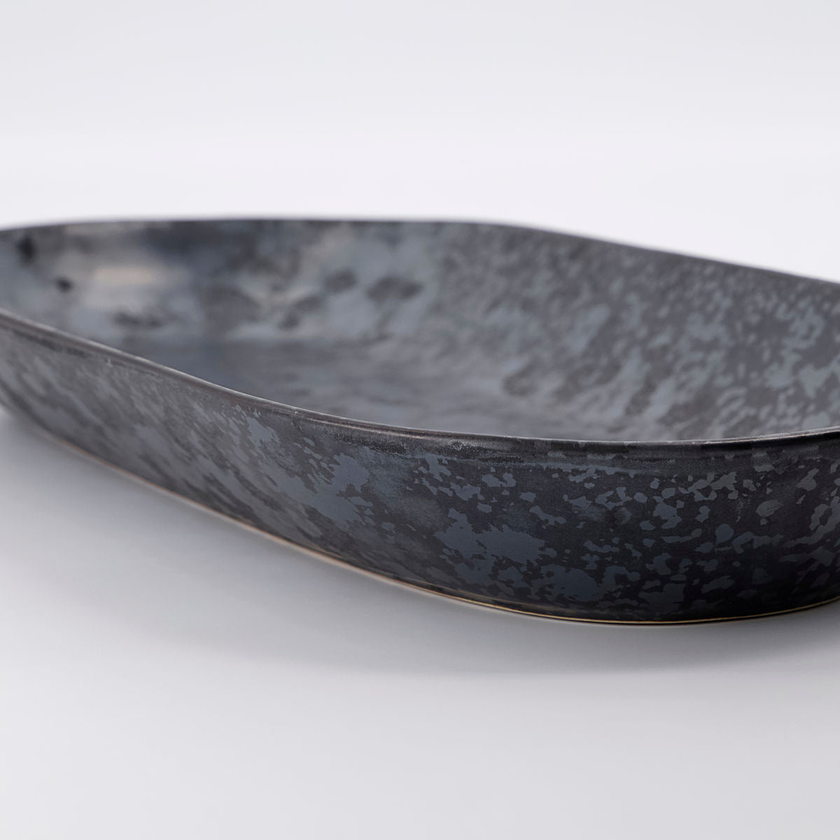 Black Pion Serving Dish - Design Vintage