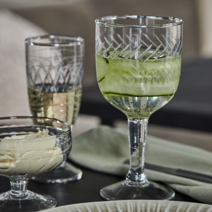 Etched Wine Glass - Design Vintage