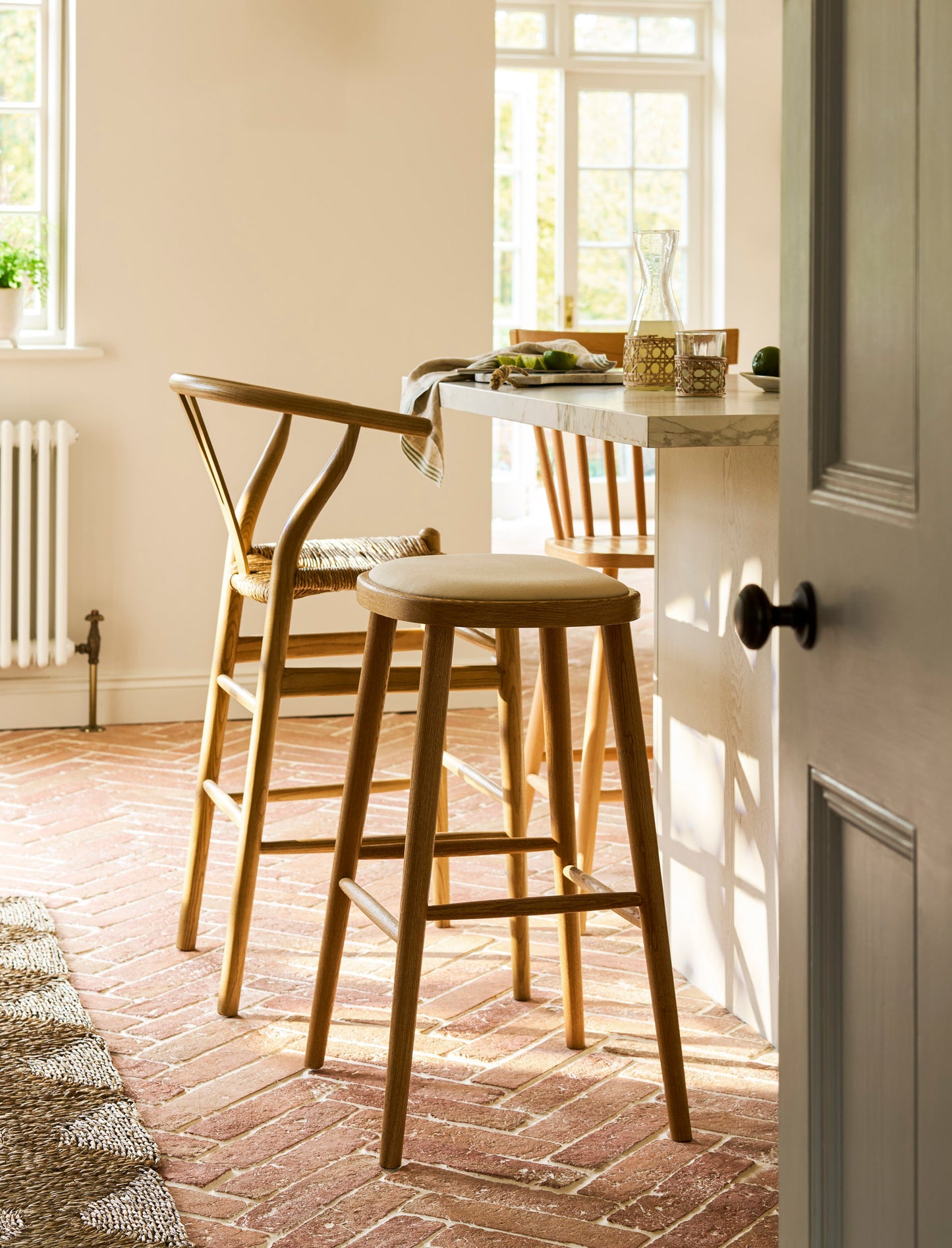 Ash Wishbone Bar Stool - Design Vintage