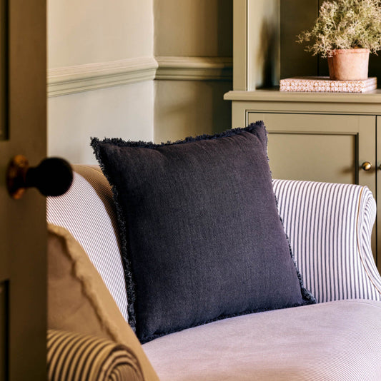 Carbon Frill Cushion