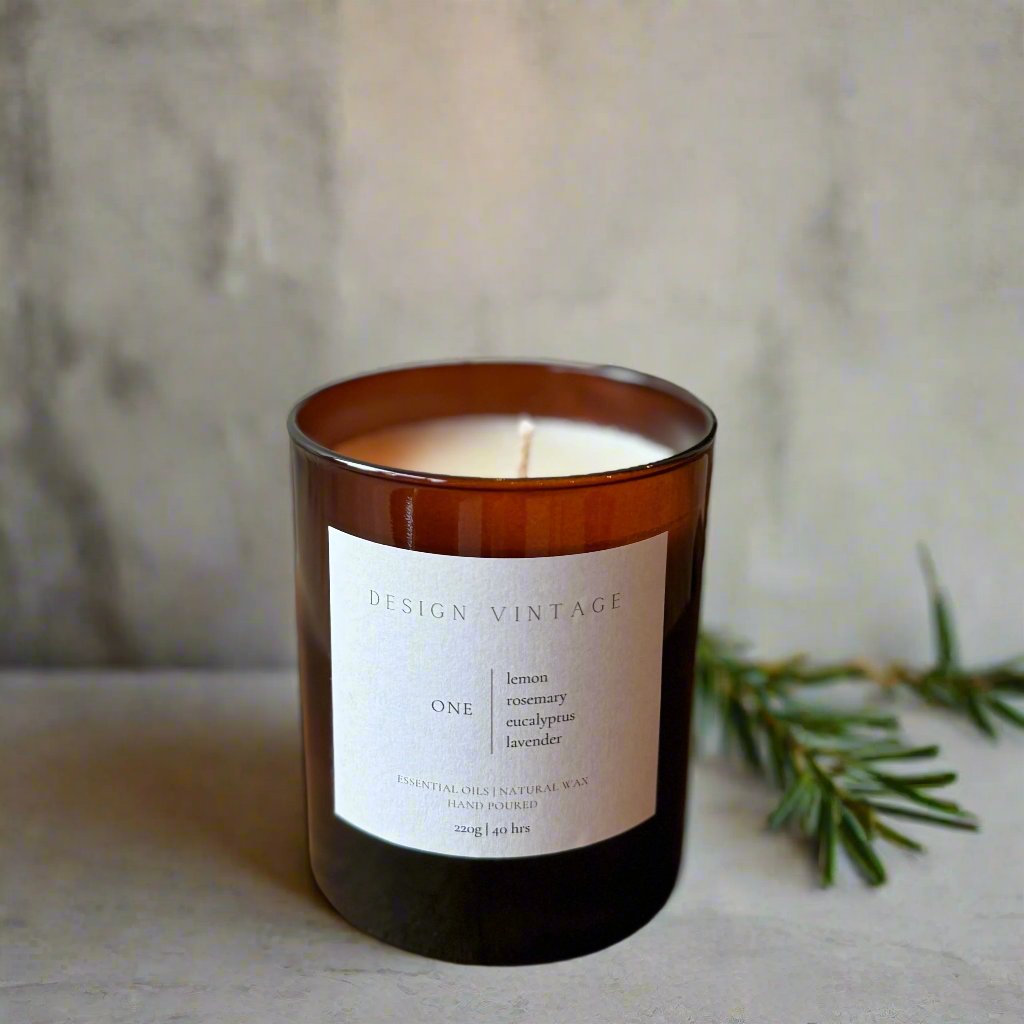 Essential Oil Amber Candle No 1