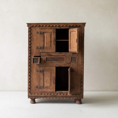 Vintage Apothecary Cabinet - Design Vintage