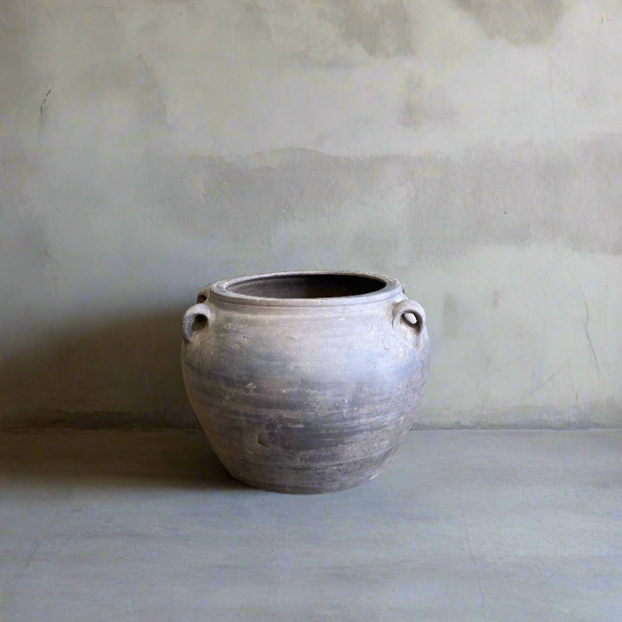Vintage Dark Lug Pots - Design Vintage