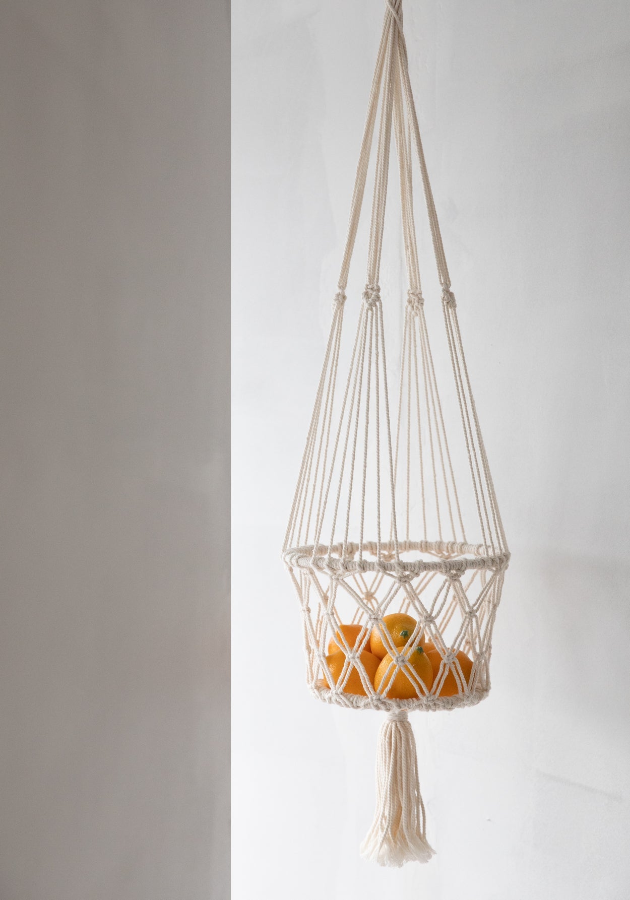 Macrame Plant Holder - Design Vintage