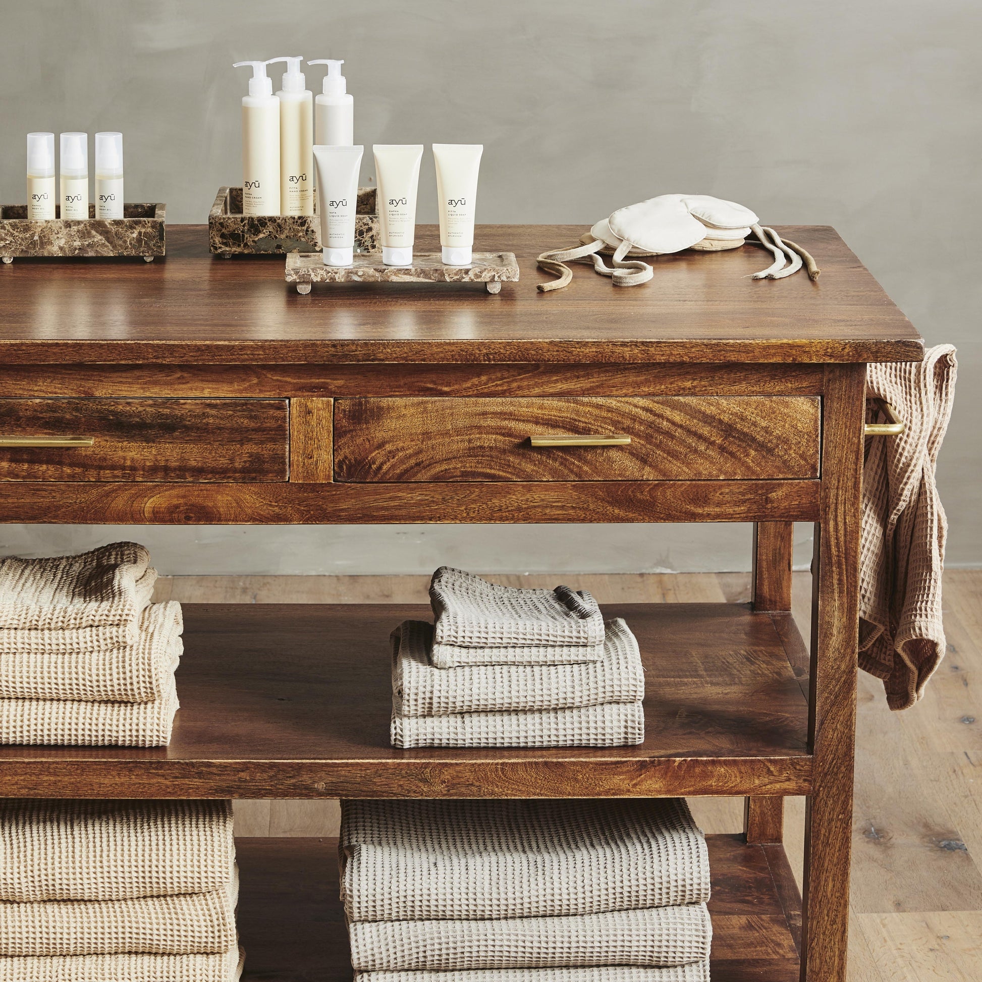 Mango Wood Counter - Design Vintage