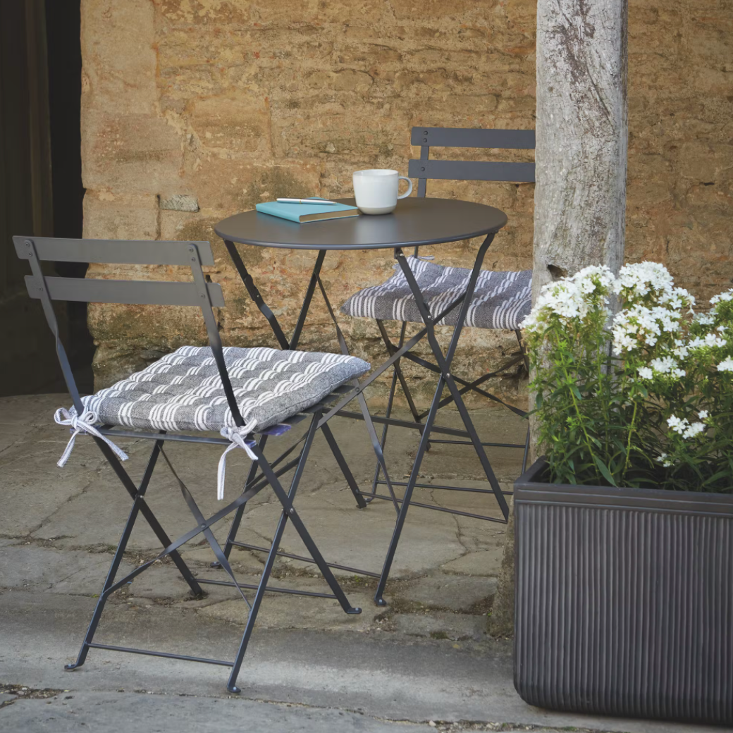 Carbon Cafe Bistro Set - Design Vintage