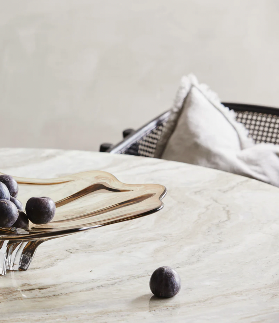Ecru Marble Dining Table - Design Vintage