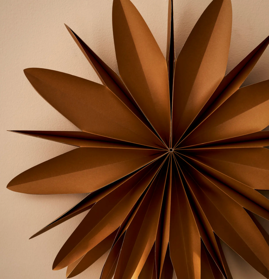 Nutmeg Curved Christmas Star - Design Vintage