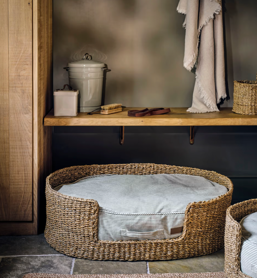 Seagrass Dog Bed - Design Vintage