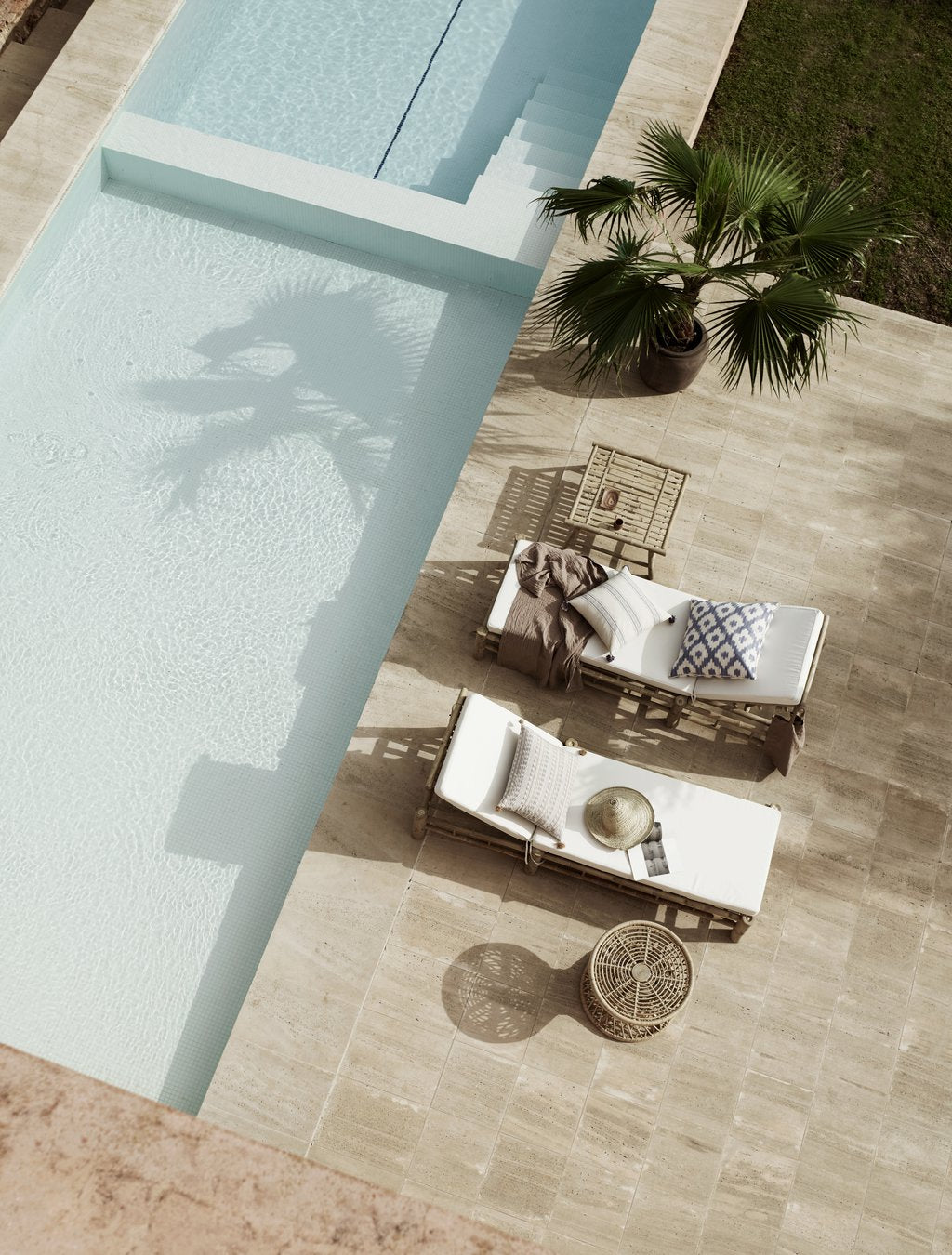 Bamboo Sunbed With Cushion - Design Vintage