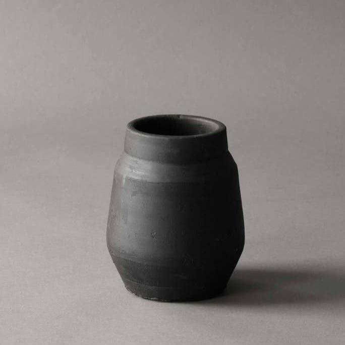 Hero Earthenware Pot - Design Vintage
