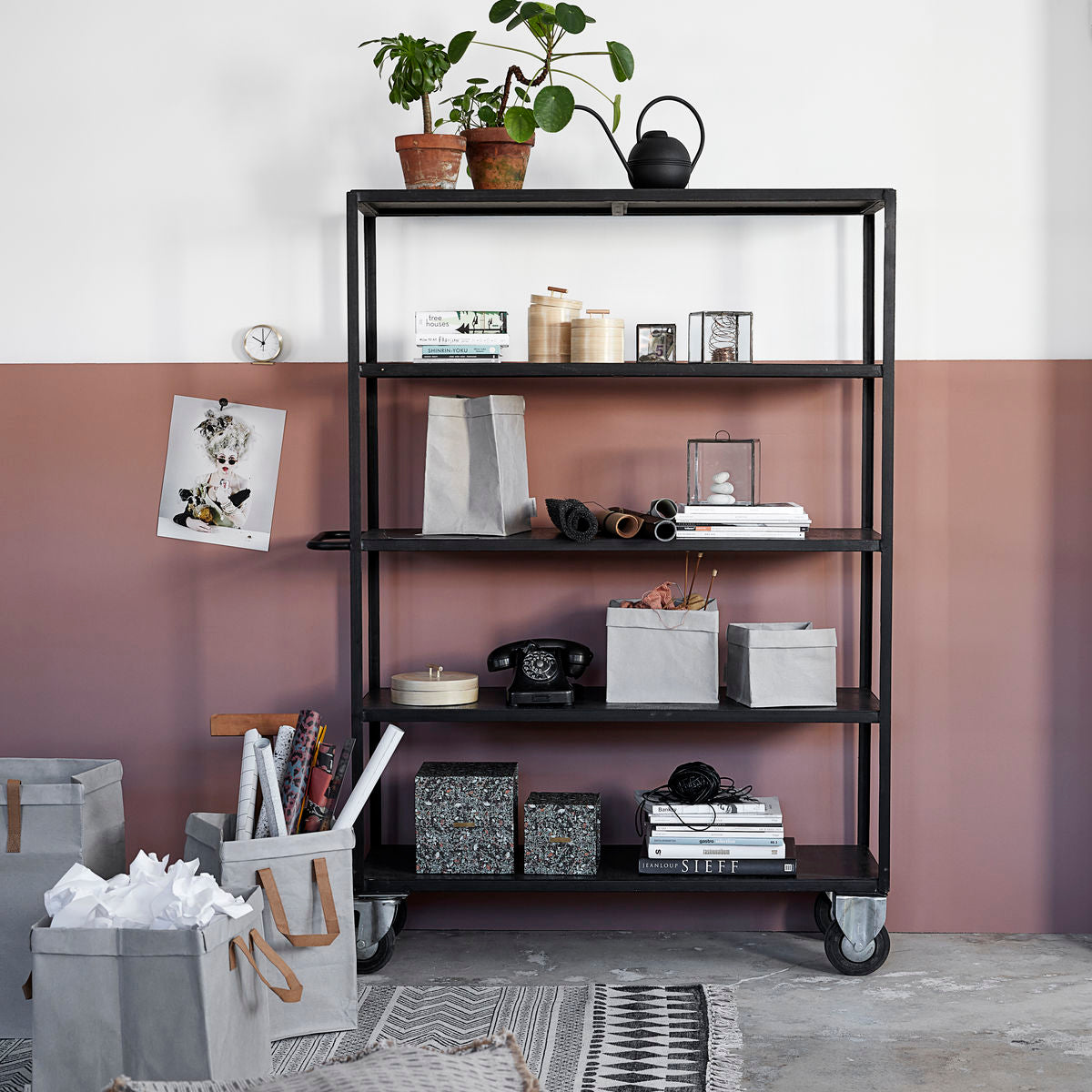 Black Mango + Iron Trolley - Design Vintage