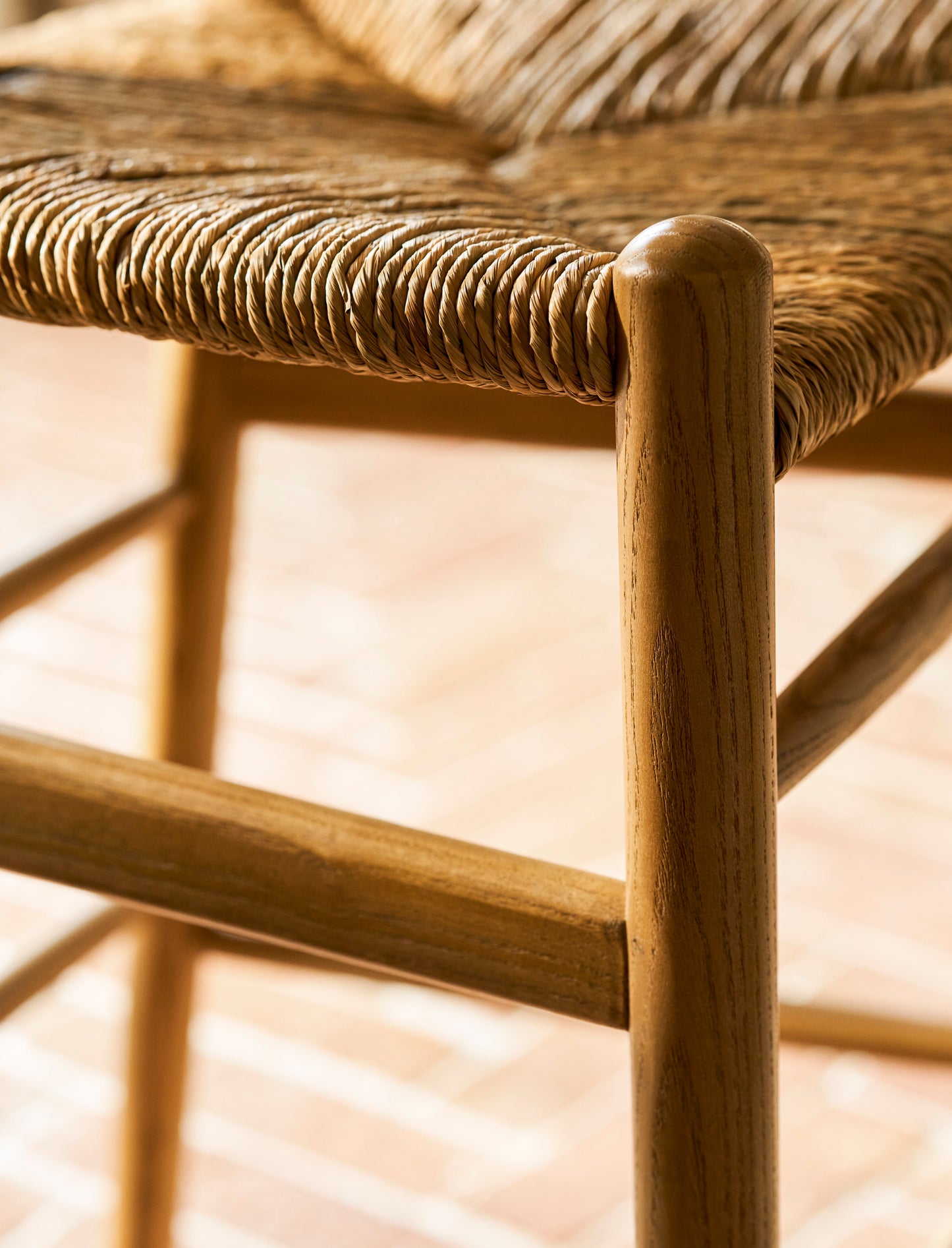 Ash Wishbone Bar Stool - Design Vintage