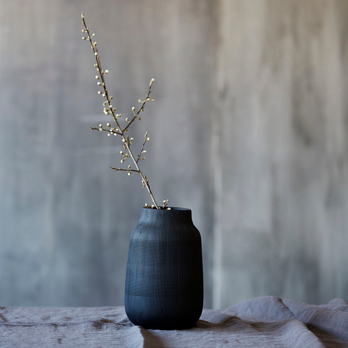 Black Groove Vase - Design Vintage