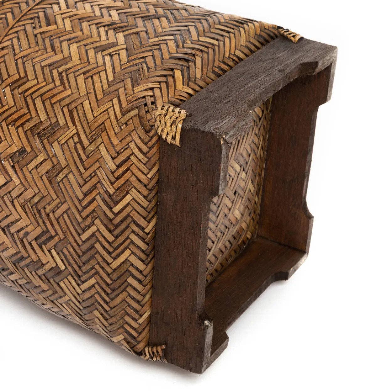 Colonial Bathroom Bin Basket