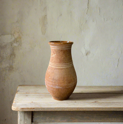 Vintage Hungarian Urn - Design Vintage