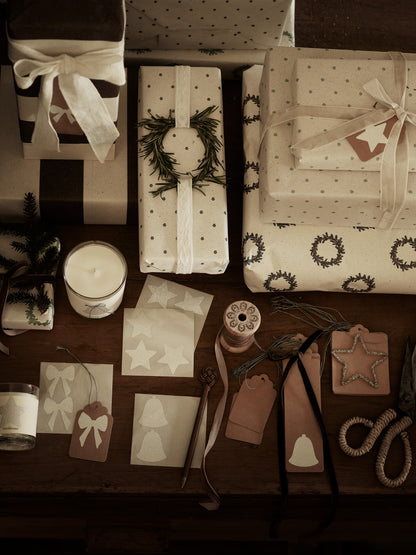 Mocha Flores Gift Wrap