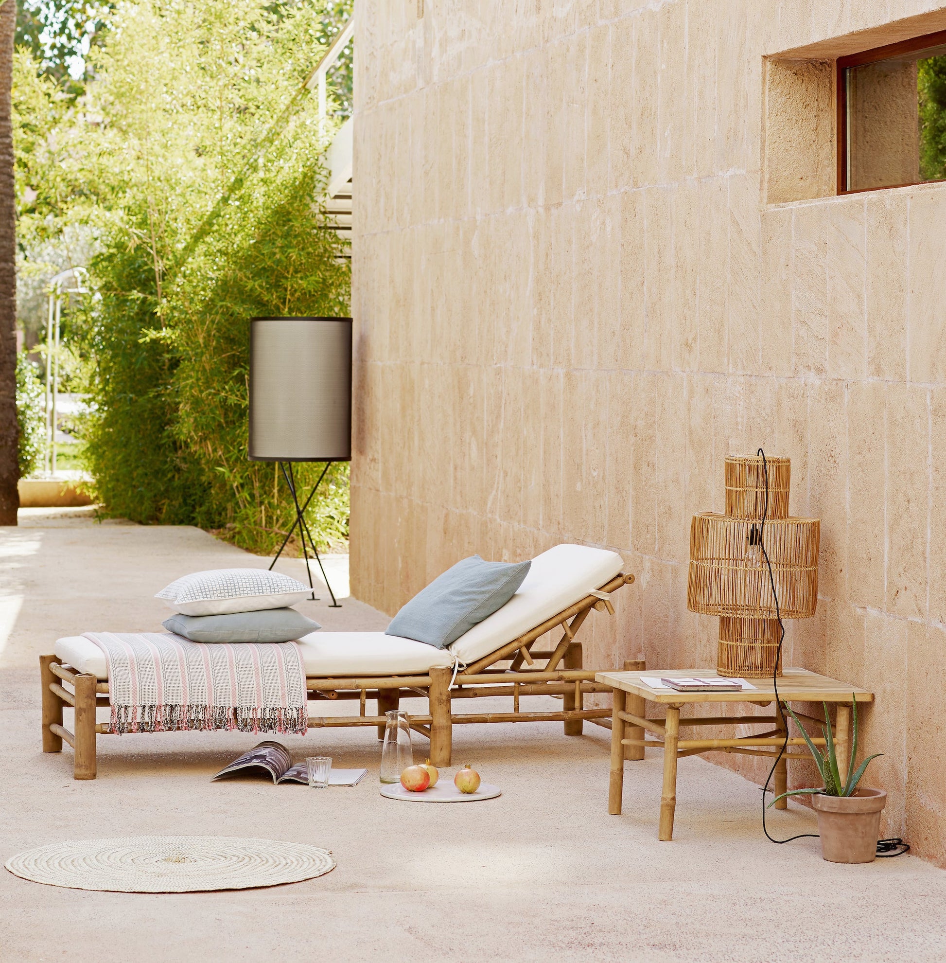 Bamboo Sunbed With Cushion - Design Vintage
