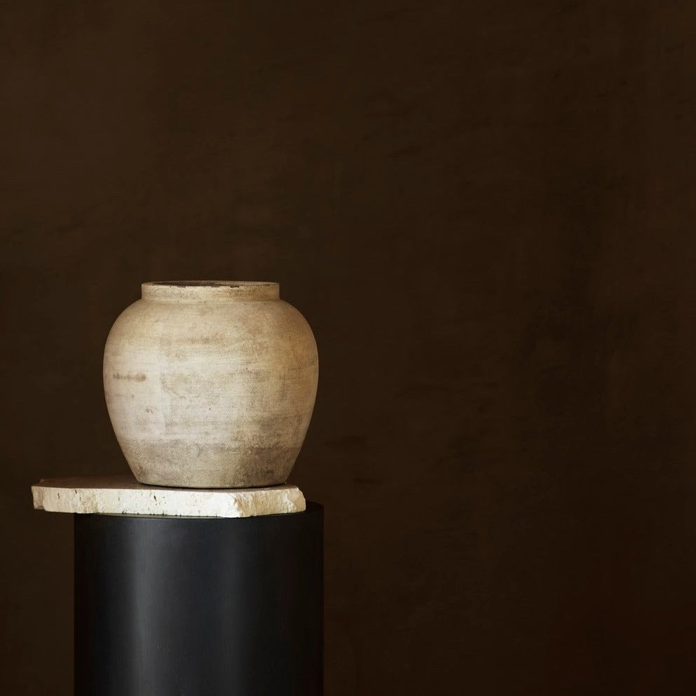 Round Clay Jar - Design Vintage